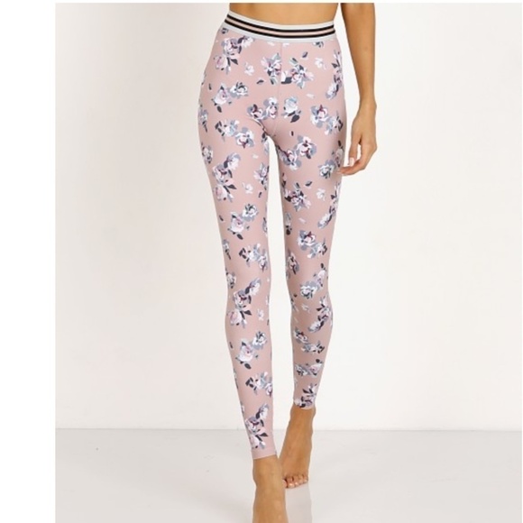 Beyond Yoga Olympus High Waisted Legging in Impression Floral Blush size medium - Picture 3 of 12